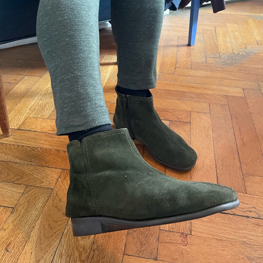 Aerosoles Green Suede Boot- US 7